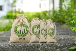Baintear Deodorizer Carbóin Gníomhachtaithe ar an Taiseadh Dealaithe